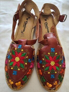 Brand New Authentic Mexican Handmade Women's Huarache Sandal. NEW